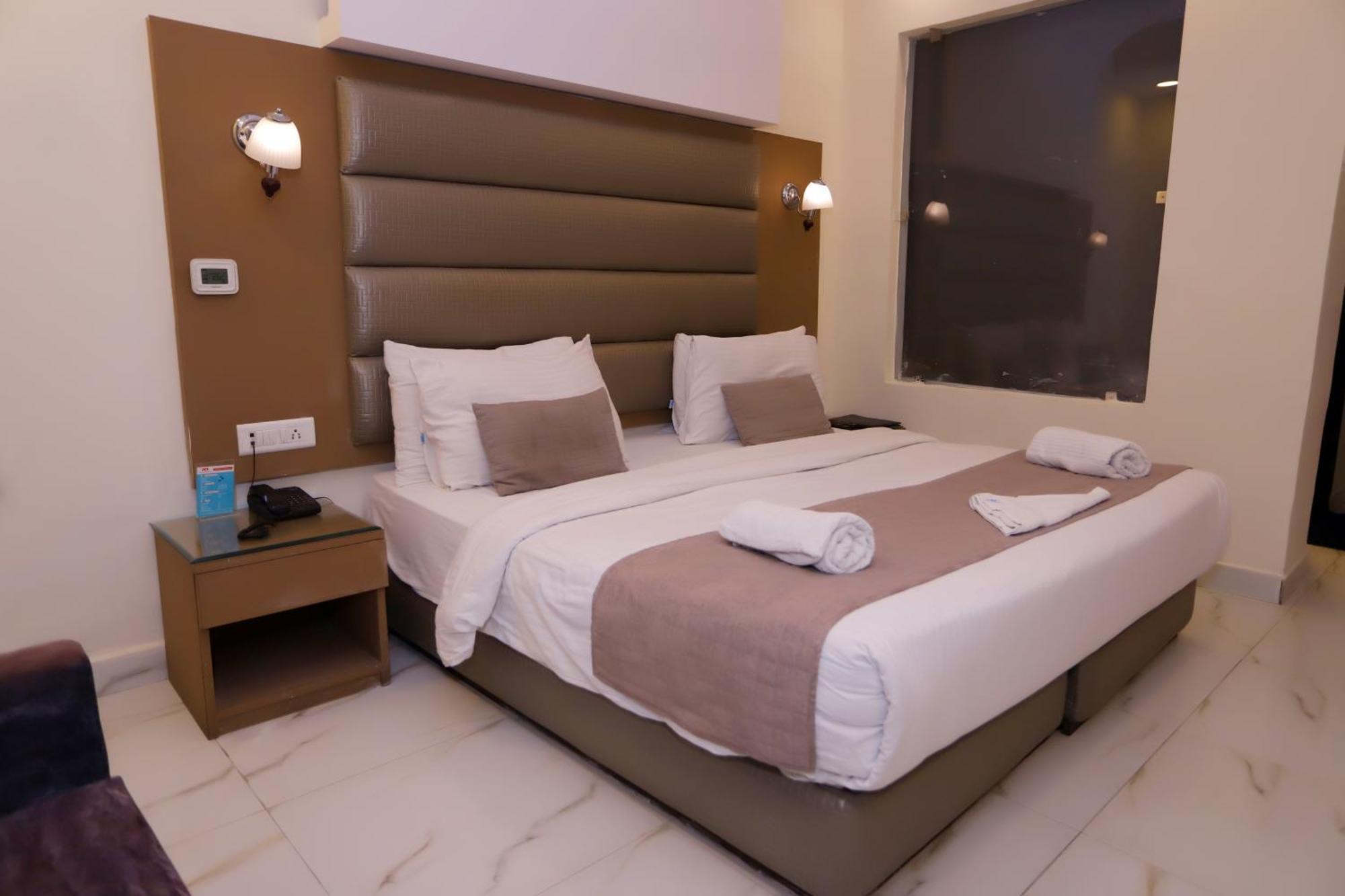Hotel Pk Residency Noida Buitenkant foto