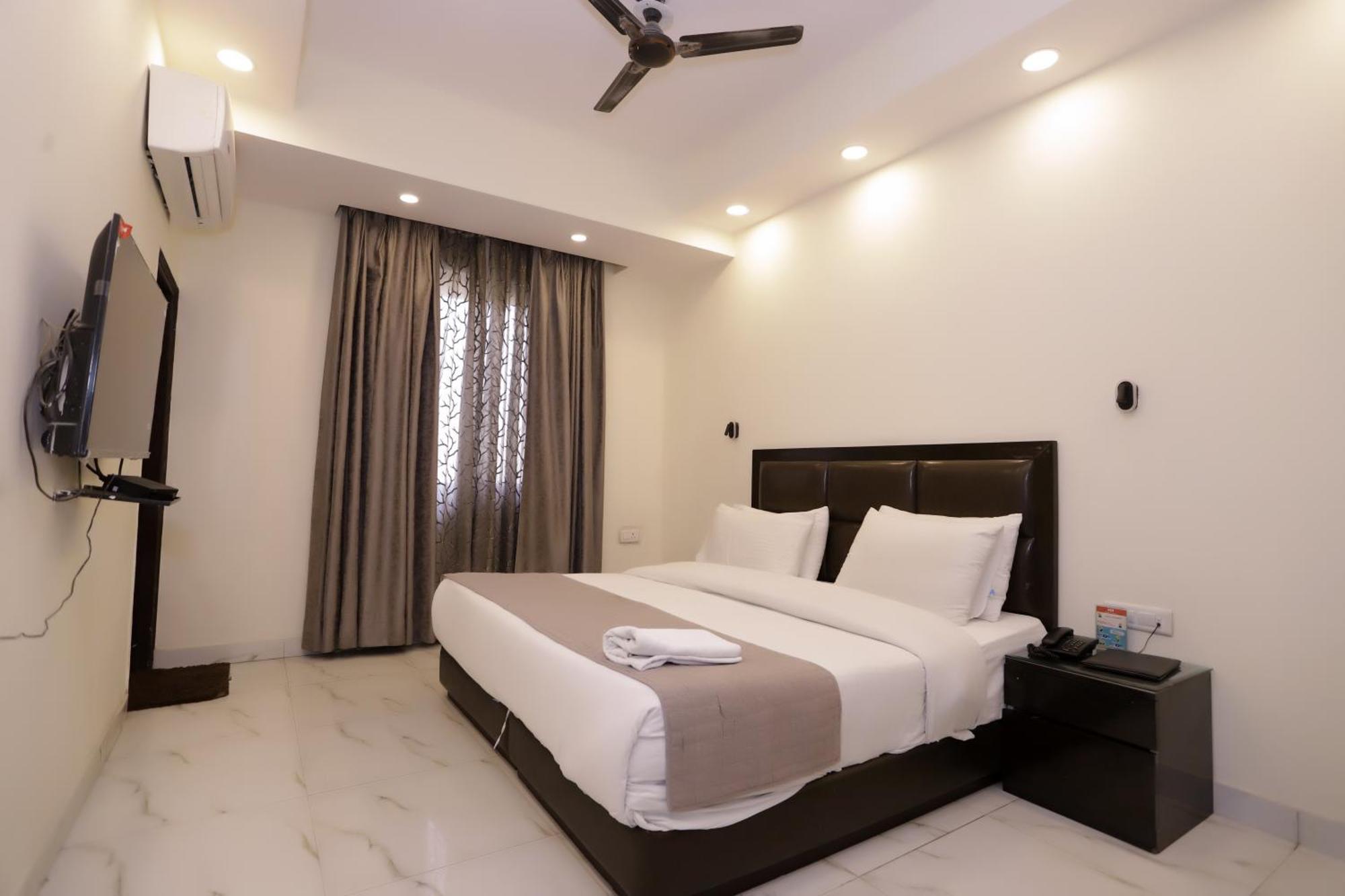 Hotel Pk Residency Noida Buitenkant foto