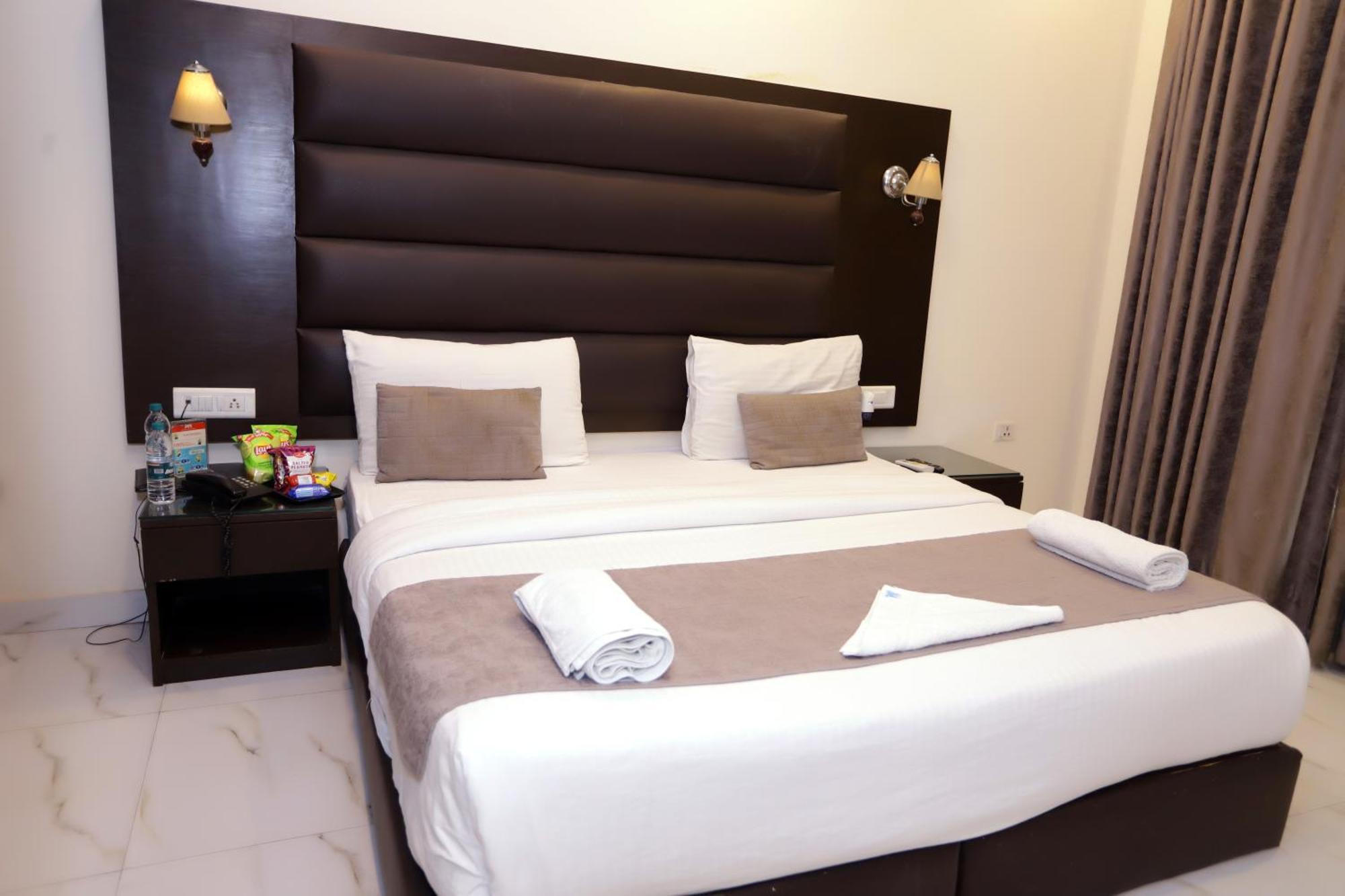 Hotel Pk Residency Noida Buitenkant foto