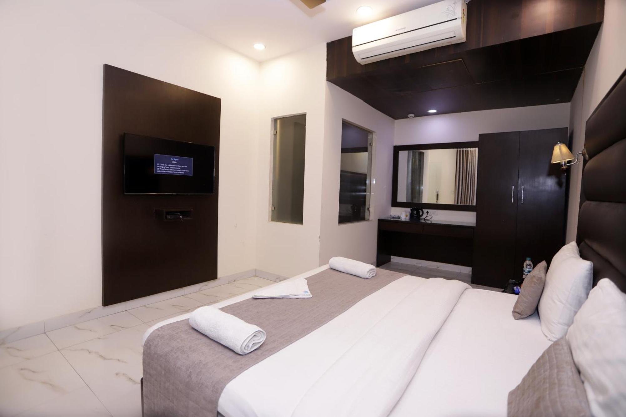 Hotel Pk Residency Noida Buitenkant foto