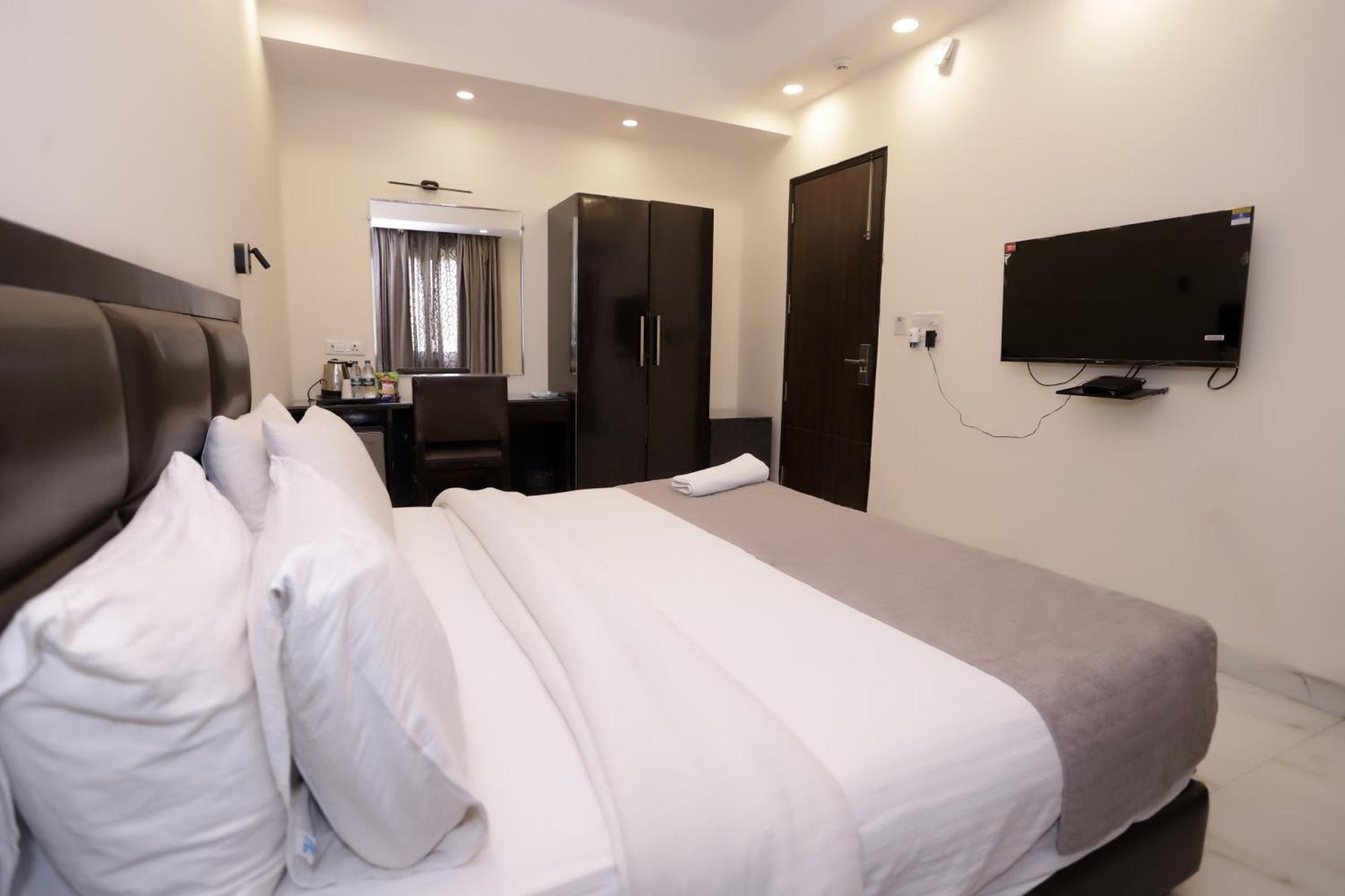Hotel Pk Residency Noida Buitenkant foto