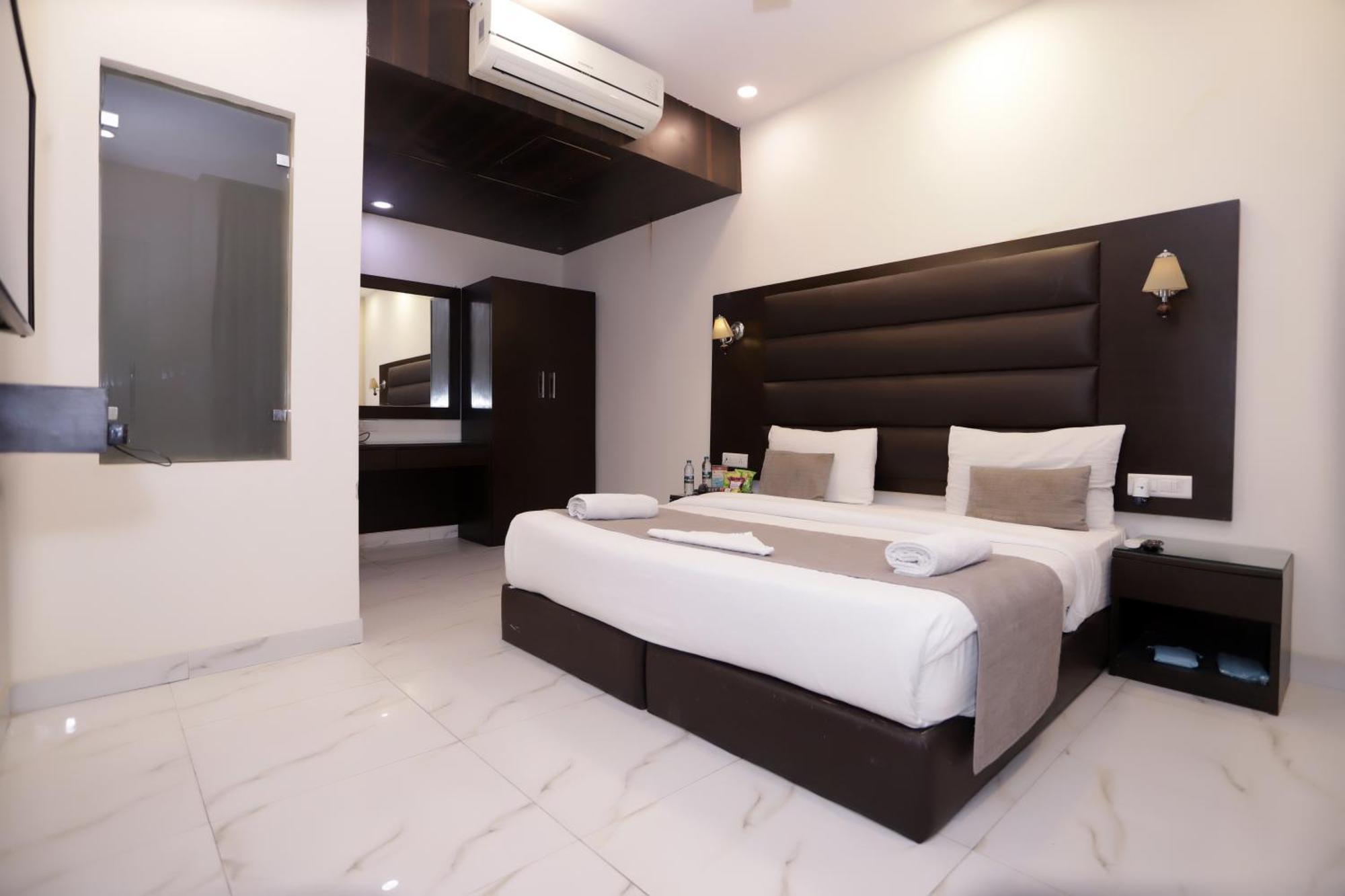 Hotel Pk Residency Noida Buitenkant foto