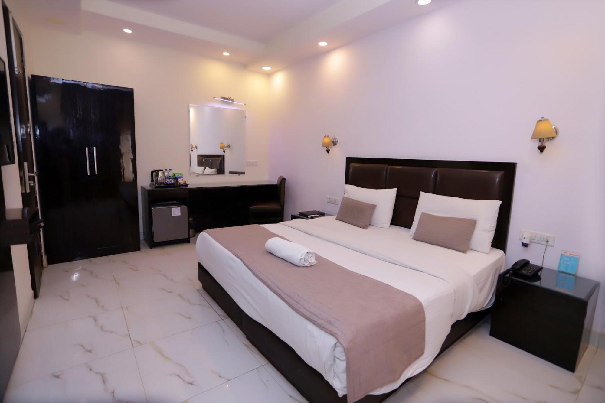 Hotel Pk Residency Noida Buitenkant foto