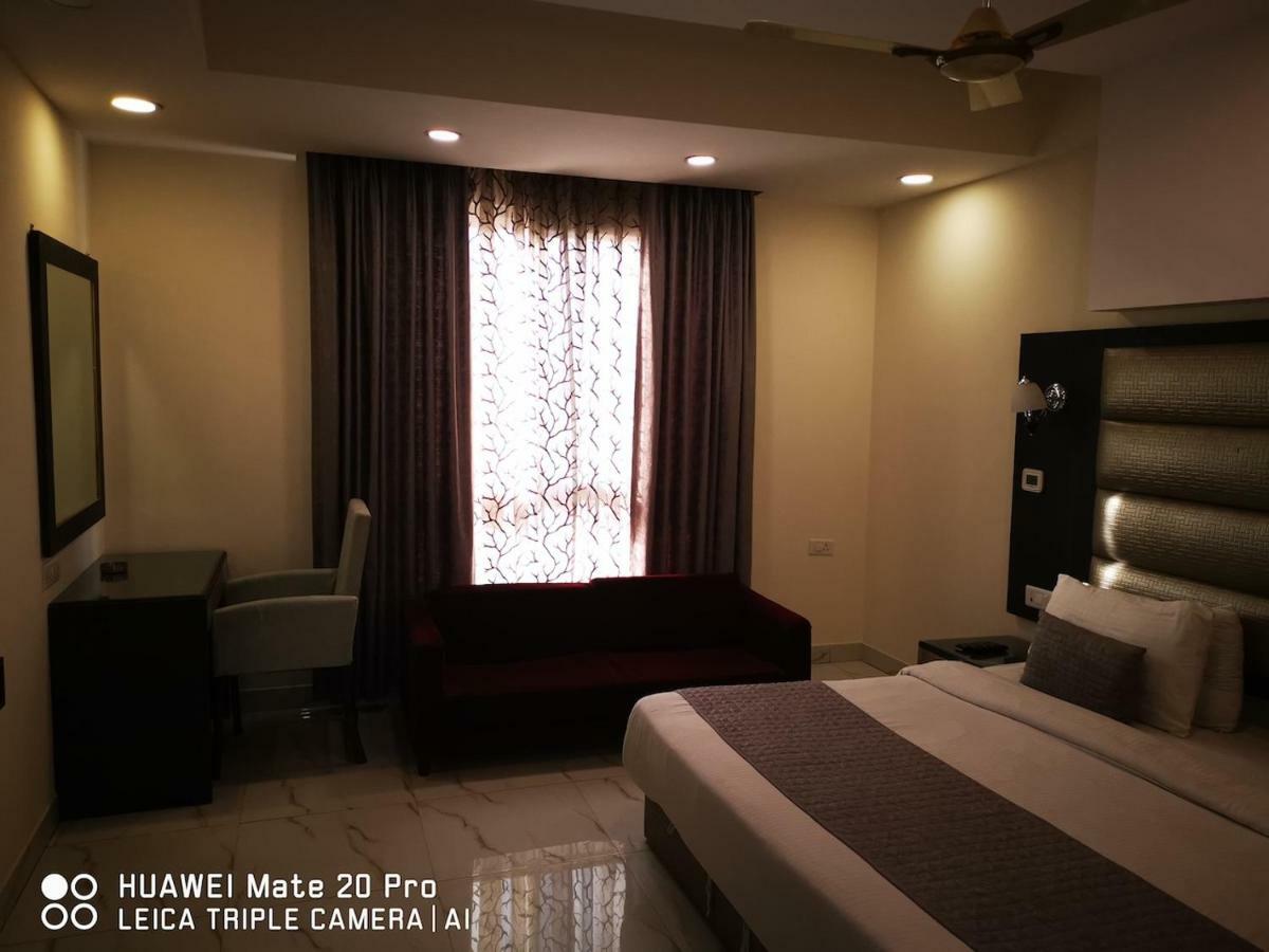 Hotel Pk Residency Noida Buitenkant foto